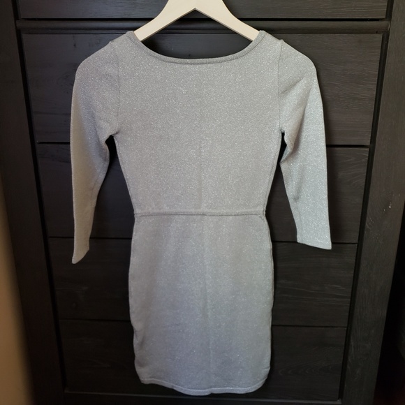 🎊Bebe Gray Metallic 3/4 Sleeve Keyhole Dress - Picture 6 of 8